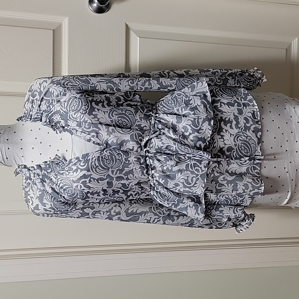 Gap sheer gray and white long sleeve ruffled top